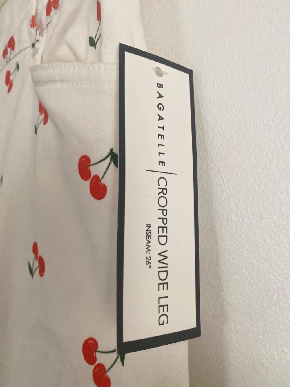 New! Bagatelle Cropped Wide Leg Pants With Red Cherry Print Women's Size 8 - Picture 3 of 9